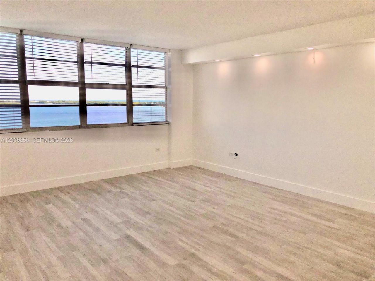 905 Brickell Bay Dr , Unit 2029, Miami, FL 33131 Photo