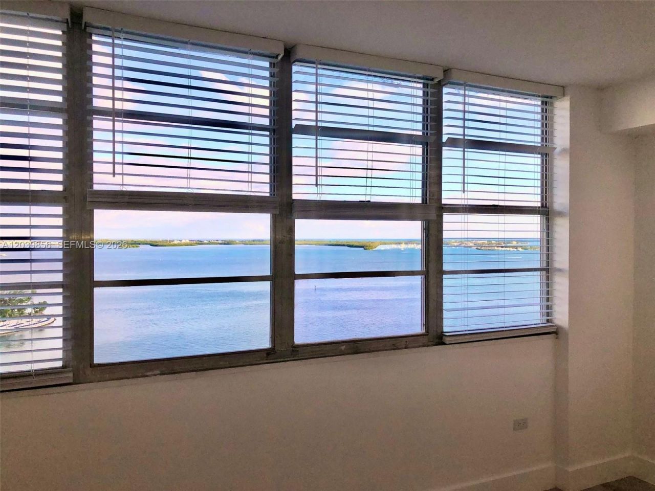 905 Brickell Bay Dr , Unit 2029, Miami, FL 33131 Photo