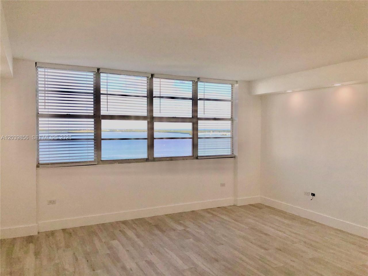 905 Brickell Bay Dr , Unit 2029, Miami, FL 33131 Photo