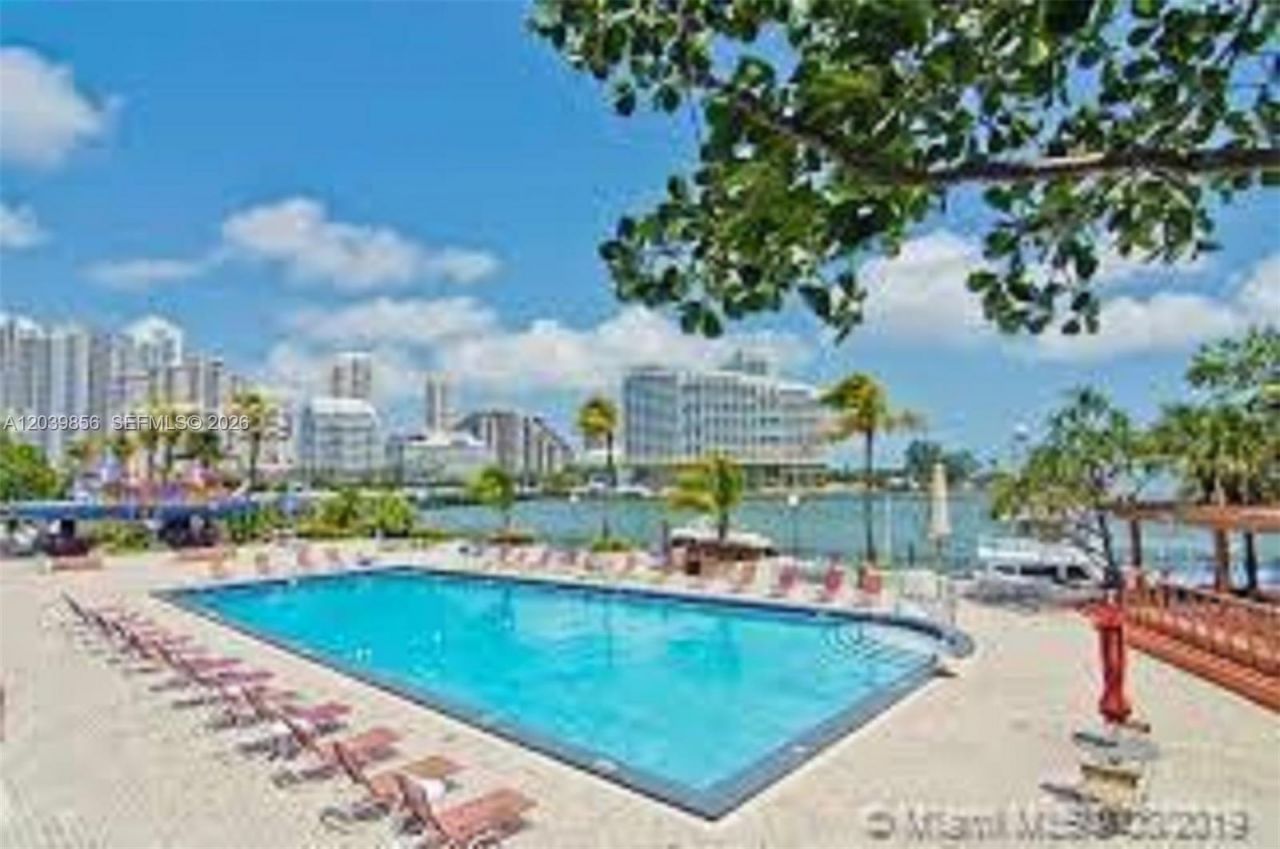 905 Brickell Bay Dr , Unit 2029, Miami, FL 33131 Photo