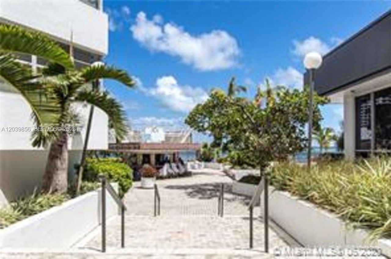 905 Brickell Bay Dr , Unit 2029, Miami, FL 33131 Photo