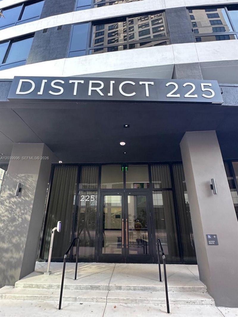 225 N Miami Ave, Unit 3203, Miami, FL 33128 Photo