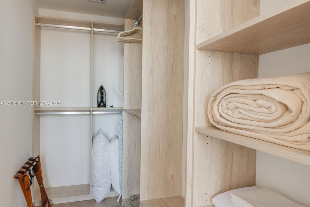 225 N Miami Ave, Unit 3203, Miami, FL 33128 Photo