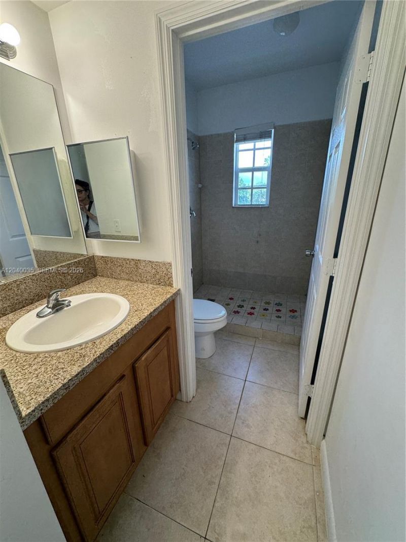 7130 Rue Versailles, Unit 11, Miami Beach, FL 33141 Photo