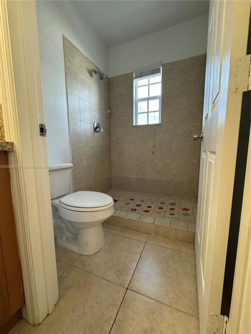 7130 Rue Versailles, Unit 11, Miami Beach, FL 33141 Photo
