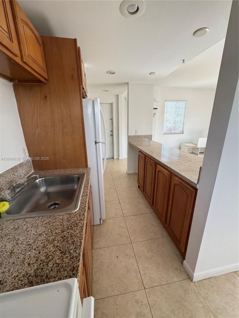 7130 Rue Versailles, Unit 11, Miami Beach, FL 33141 Photo