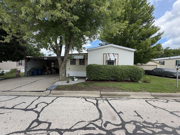 1352 13th Street , Bloomington, IL 61704