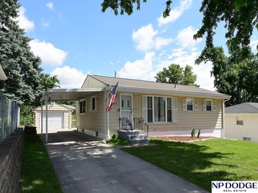 9422 Meredith Avenue, Omaha, NE 68134