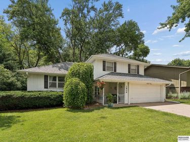 1806 Mayfair Drive, Omaha, NE 68144