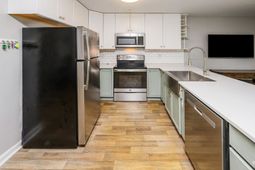 1890 Colony Dr.  photo 4