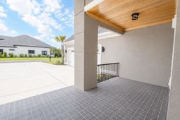 950 Bluffview Dr. photo 4