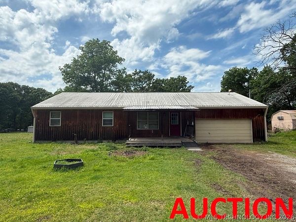 595 Pryor Creek Loop , Chouteau, OK 74337
