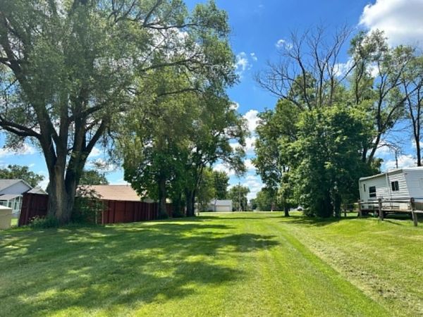 000 Lafayette Street, Elk Run Heights, IA 50707