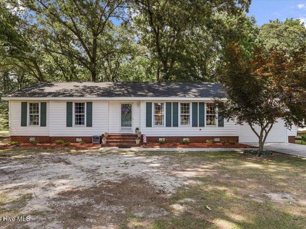2444 Pine Knoll Drive , Kinston, NC 28504