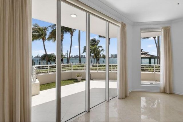 2650 Lake Shore Drive, Unit 106, Riviera Beach, FL 33404 Photo