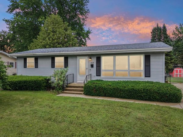 809 West Street, Stoughton, WI 53589