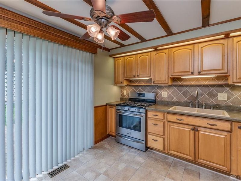 206 Brookwood Drive, Englewood, OH 45322 Photo 9