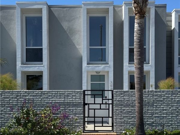 3981 Warner Avenue, Huntington Beach, CA 92649