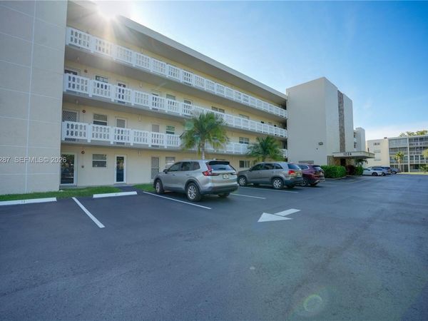 1024 SE 3rd Ave , Unit 102, Dania Beach, FL 33004