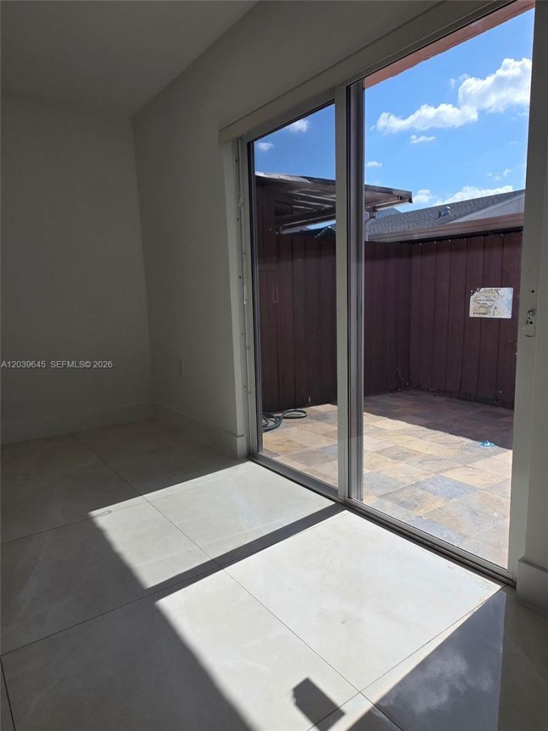 2154 W 60th St , Unit 12111, Hialeah, FL 33016 Photo