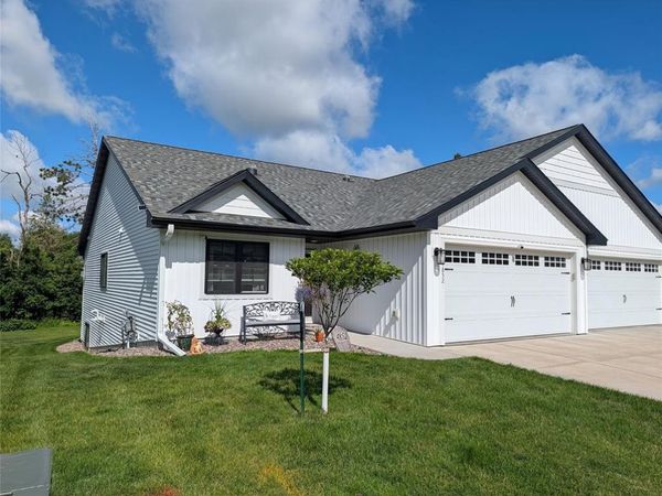 4852 Waylon Street, Eau Claire, WI 54703