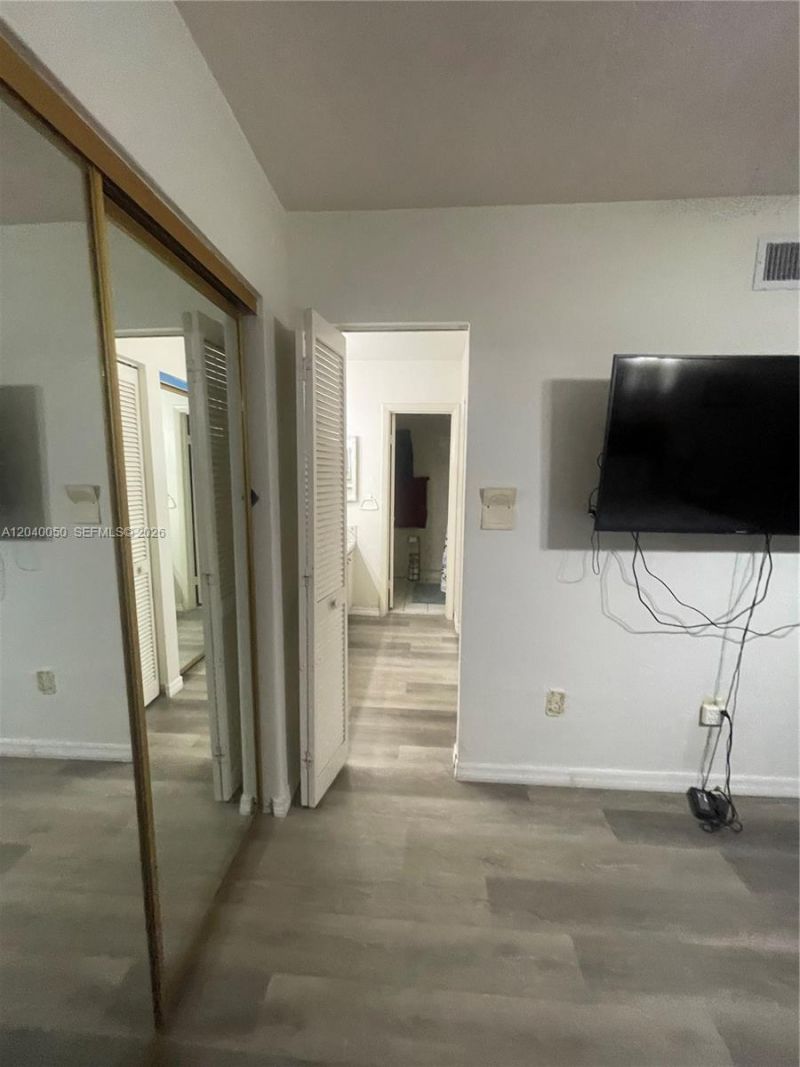 6945 W 2nd Way, Hialeah, FL 33014 Photo