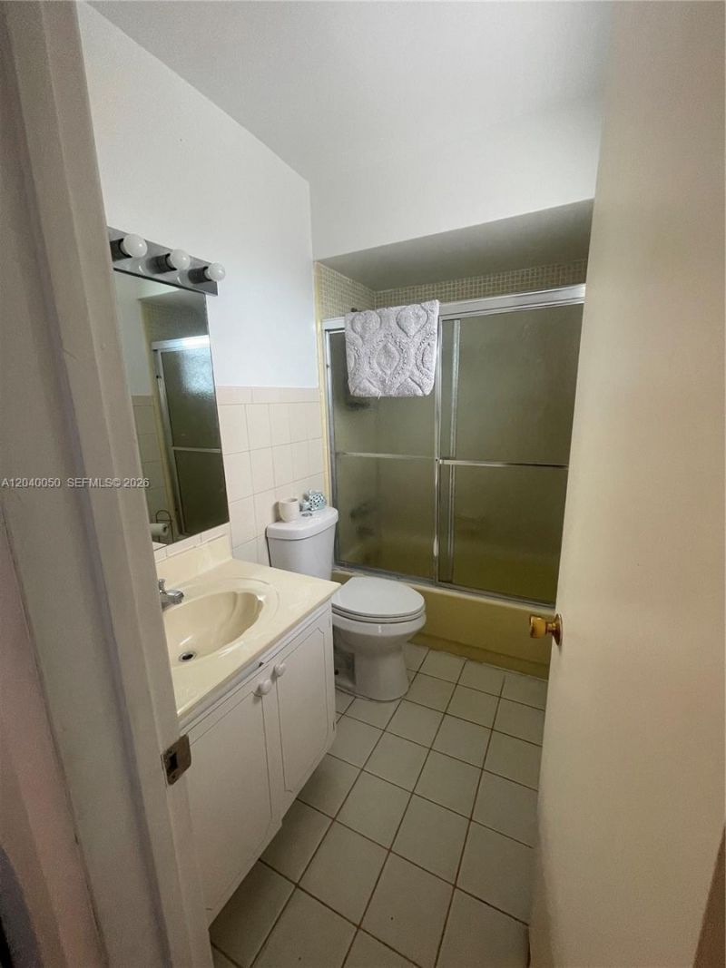 6945 W 2nd Way, Hialeah, FL 33014 Photo