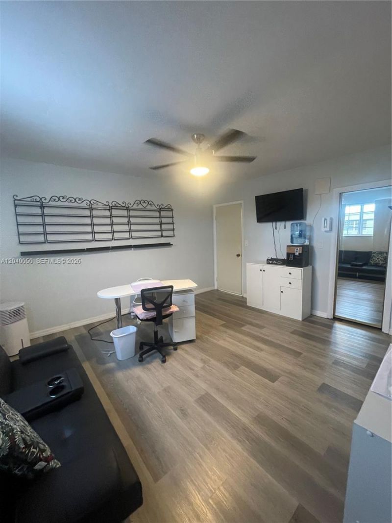 6945 W 2nd Way, Hialeah, FL 33014 Photo