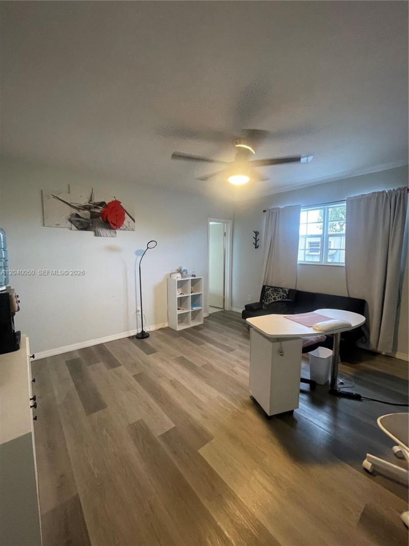 6945 W 2nd Way, Hialeah, FL 33014 Photo