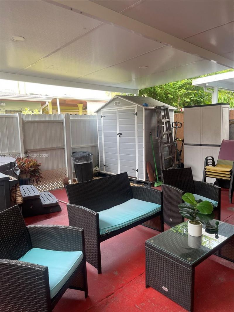 6945 W 2nd Way, Hialeah, FL 33014 Photo