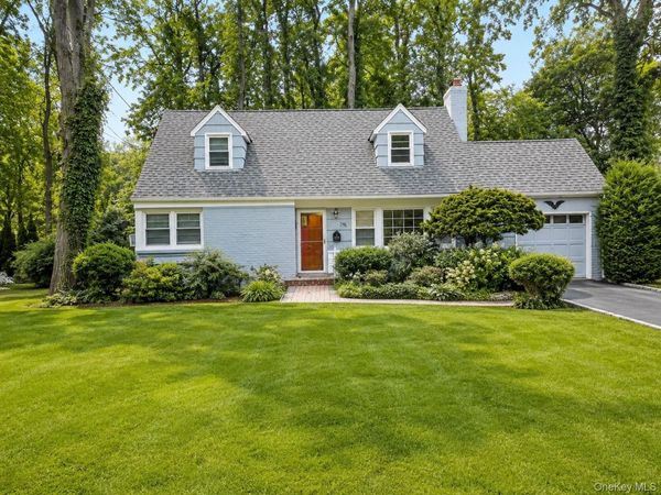 258 Steamboat Road, Great Neck, NY 11024