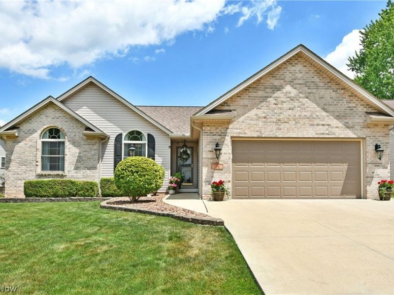 1458 Birch Run Drive NE, Warren, OH 44483 Photo 1