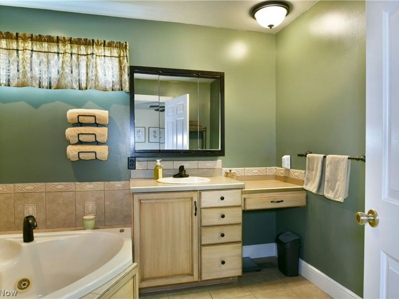 1458 Birch Run Drive NE, Warren, OH 44483 Photo 23