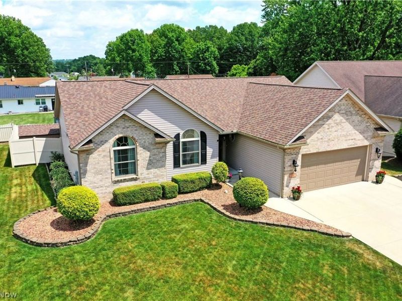 1458 Birch Run Drive NE, Warren, OH 44483 Photo 3