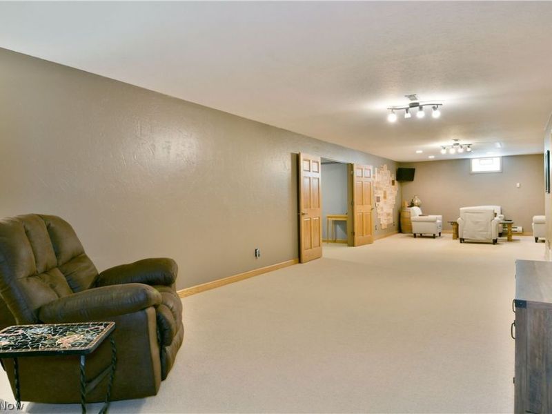 1458 Birch Run Drive NE, Warren, OH 44483 Photo 40