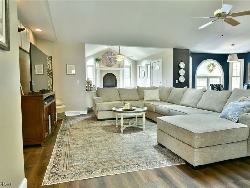 1458 Birch Run Drive NE, Warren, OH 44483 Photo 6