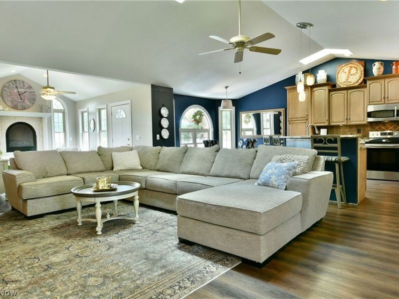 1458 Birch Run Drive NE, Warren, OH 44483 Photo 8