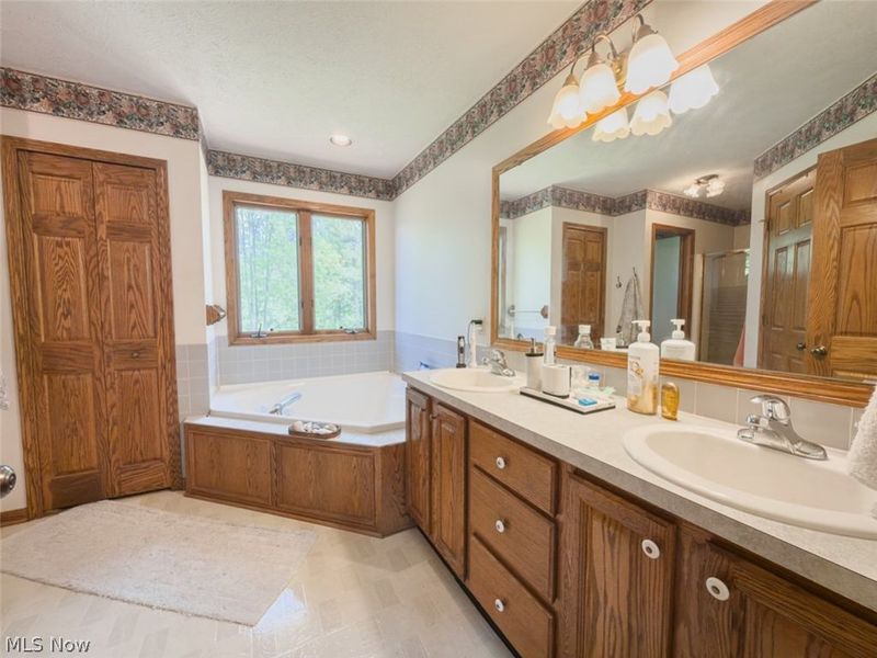 2919 Pine Trails Circle, Hudson, OH 44236 Photo 14