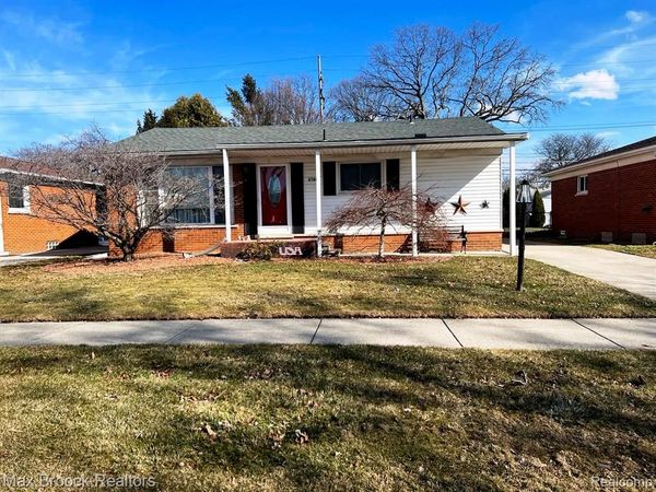 6700 Cronin Drive , Dearborn Heights, MI 48127