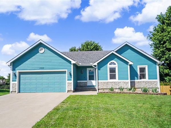 1003 Lisa Court, Baldwin City, KS 66006