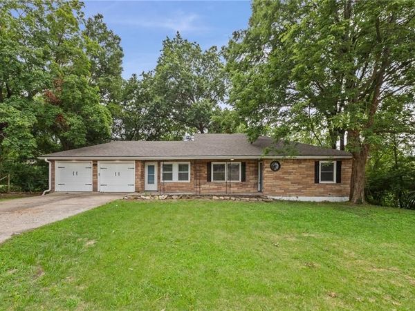 8105 E 80th Terrace, Kansas City, MO 64138