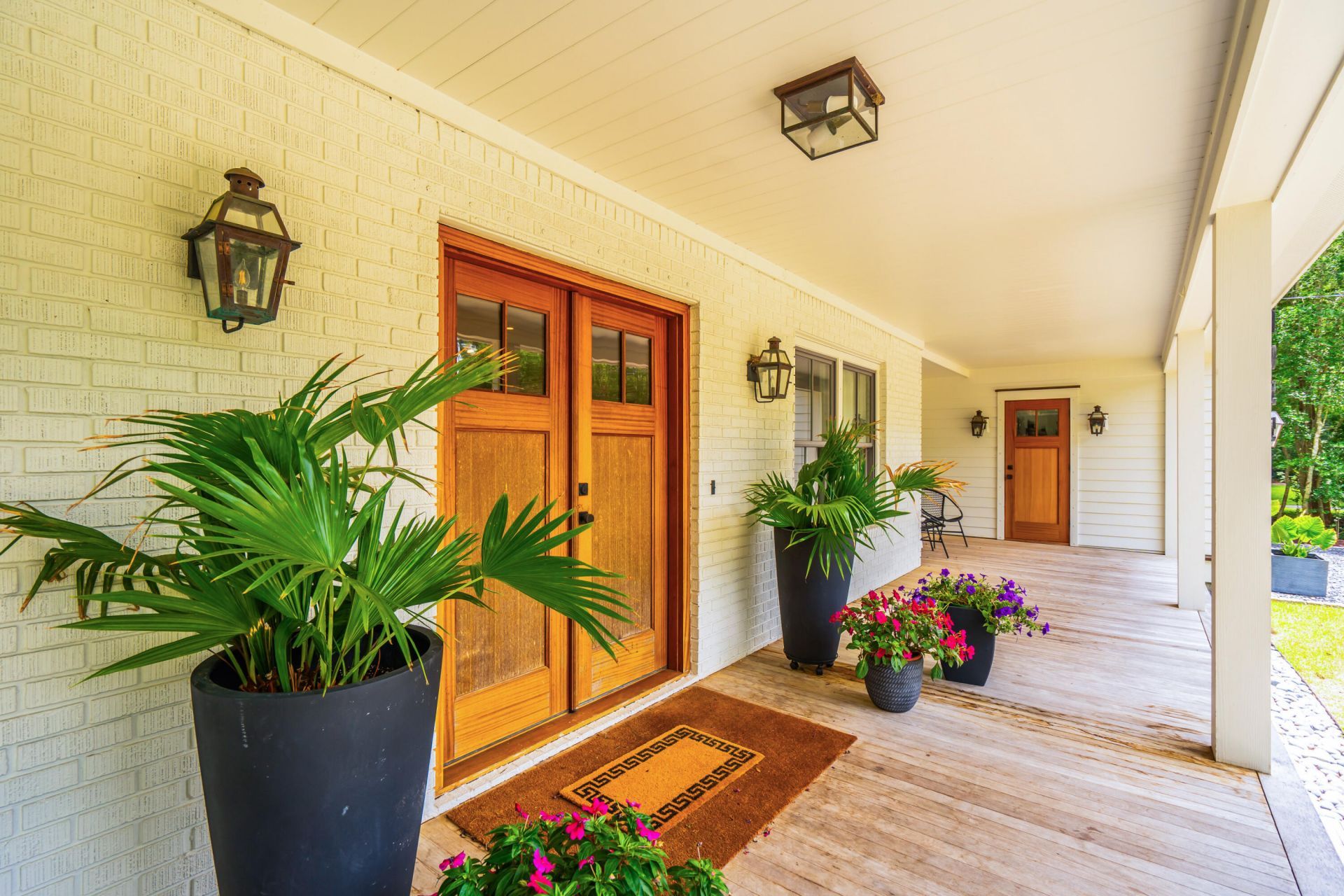 1035 Lakeview Drive Photo 4