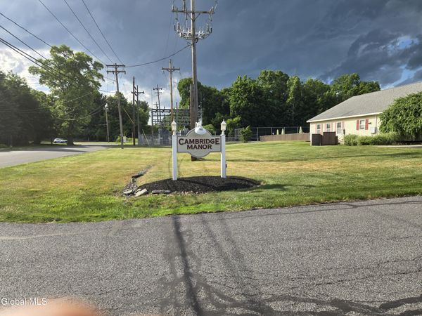 1710 Cambridge Manor Drive, Schenectady, NY 12302