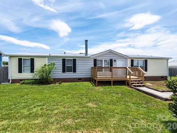2385 Arrowwood Drive , Hickory, NC 28601