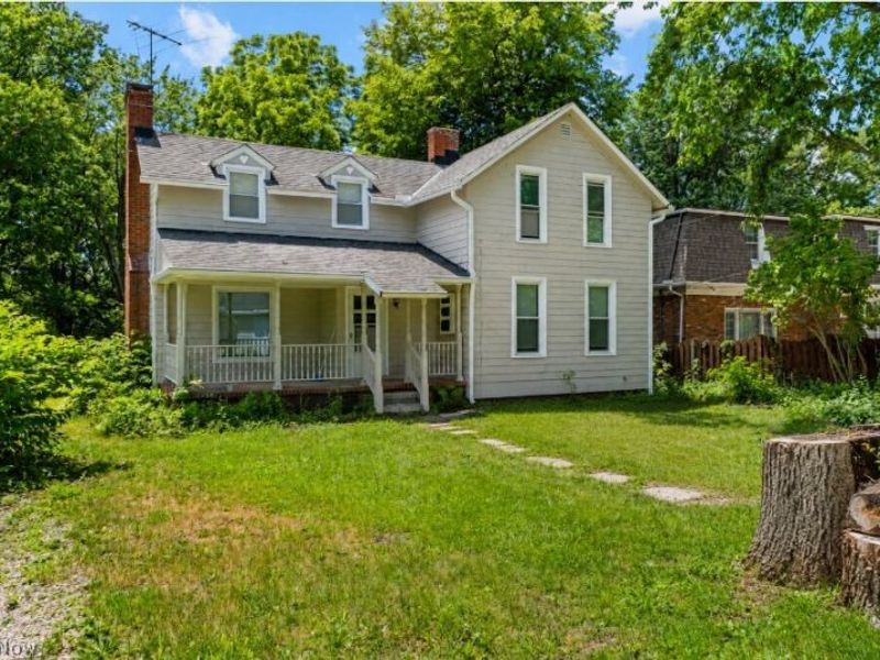 889 Grayton Road, Berea, OH 44017 Photo 1