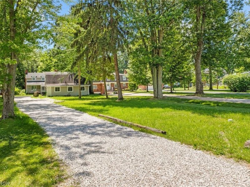 889 Grayton Road, Berea, OH 44017 Photo 2