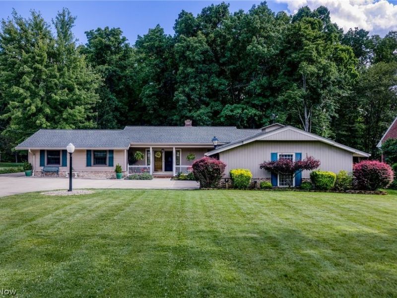 3270 Harris Road, Broadview Heights, OH 44147 Photo 1