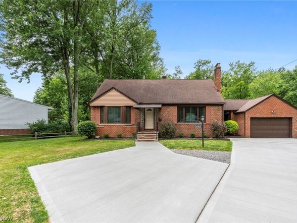 4026 Columbia Road , North Olmsted, OH 44070