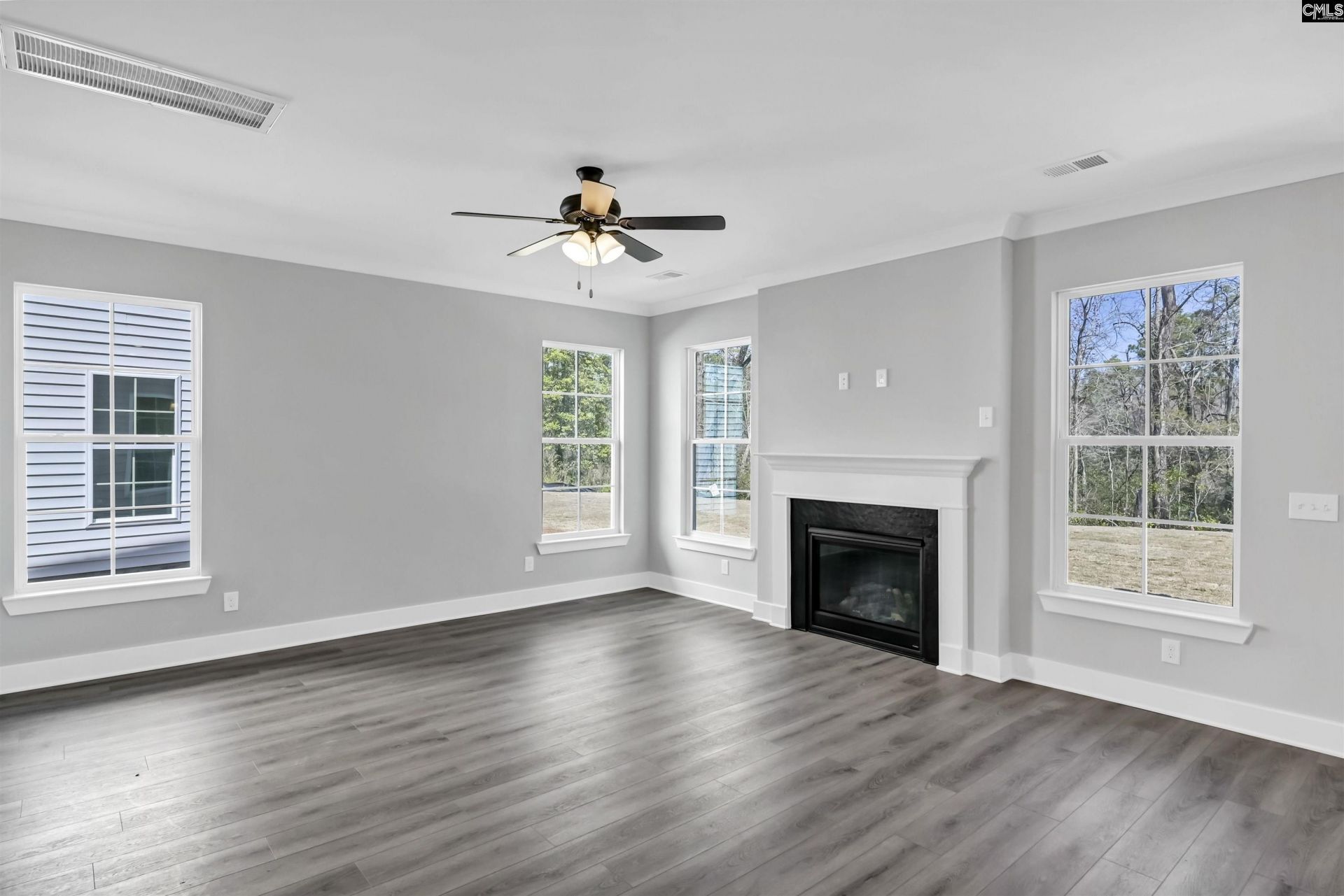 631 Thunder Gulch Avenue Photo 10