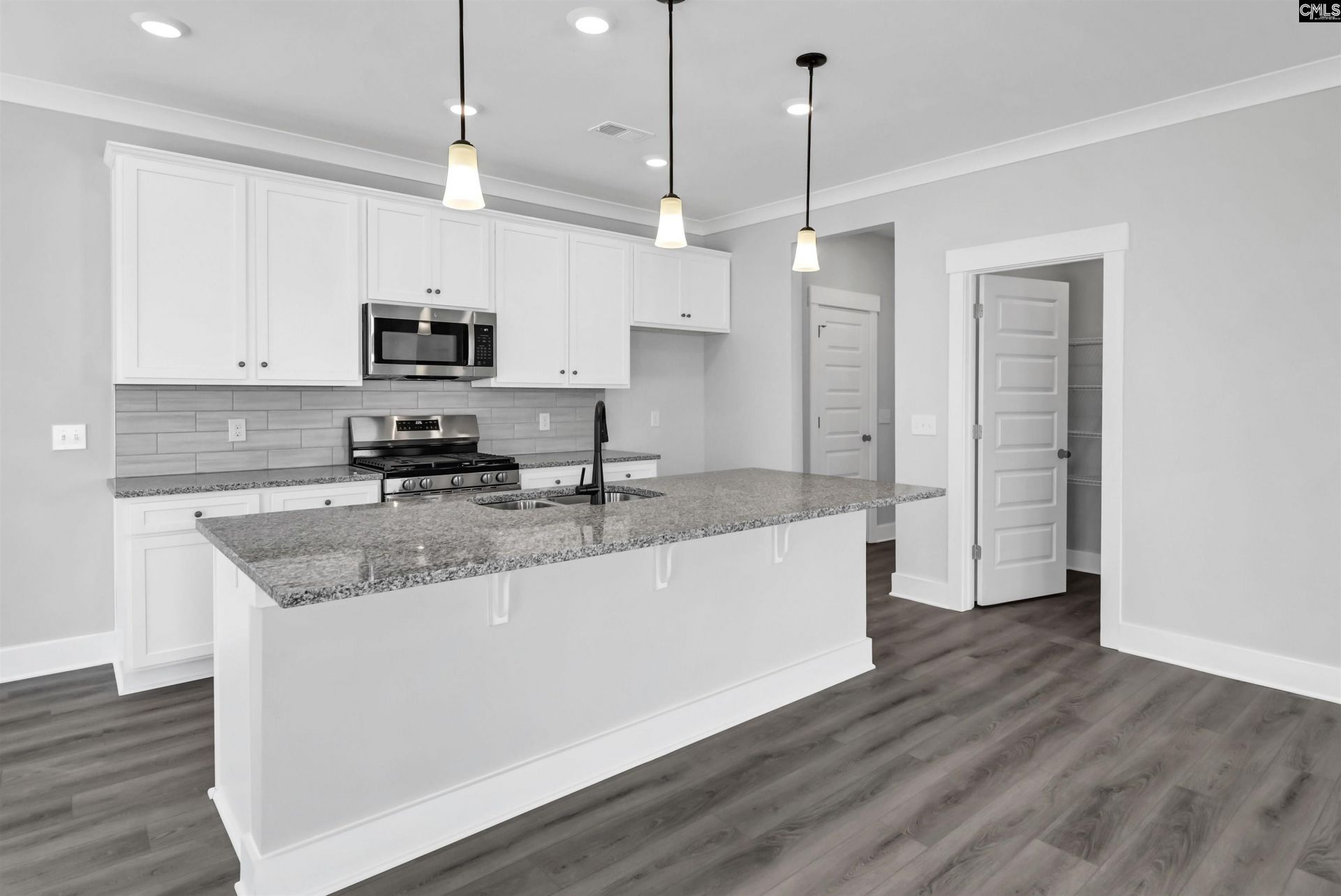 631 Thunder Gulch Avenue Photo 13